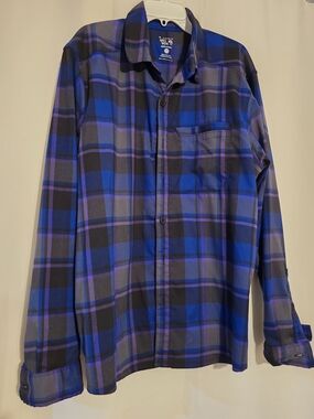 Mountain Hardwear Men’s Blue and Black Plaid Button-Down Shirt